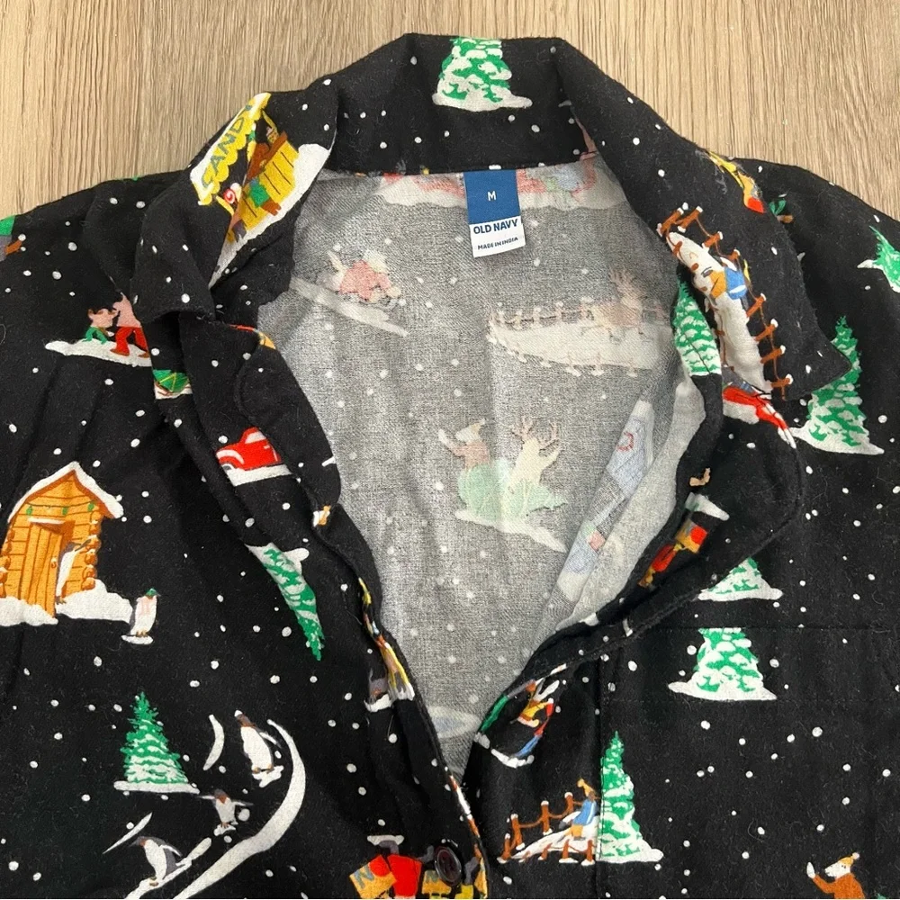 Old Navy Women’s Retro Holiday Village Flannel Short Sleeve Pajama Set Medium